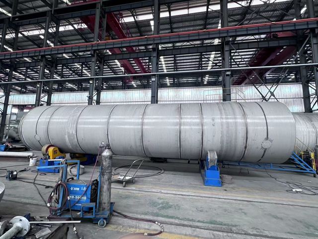 Inner vessel, welded course by course
